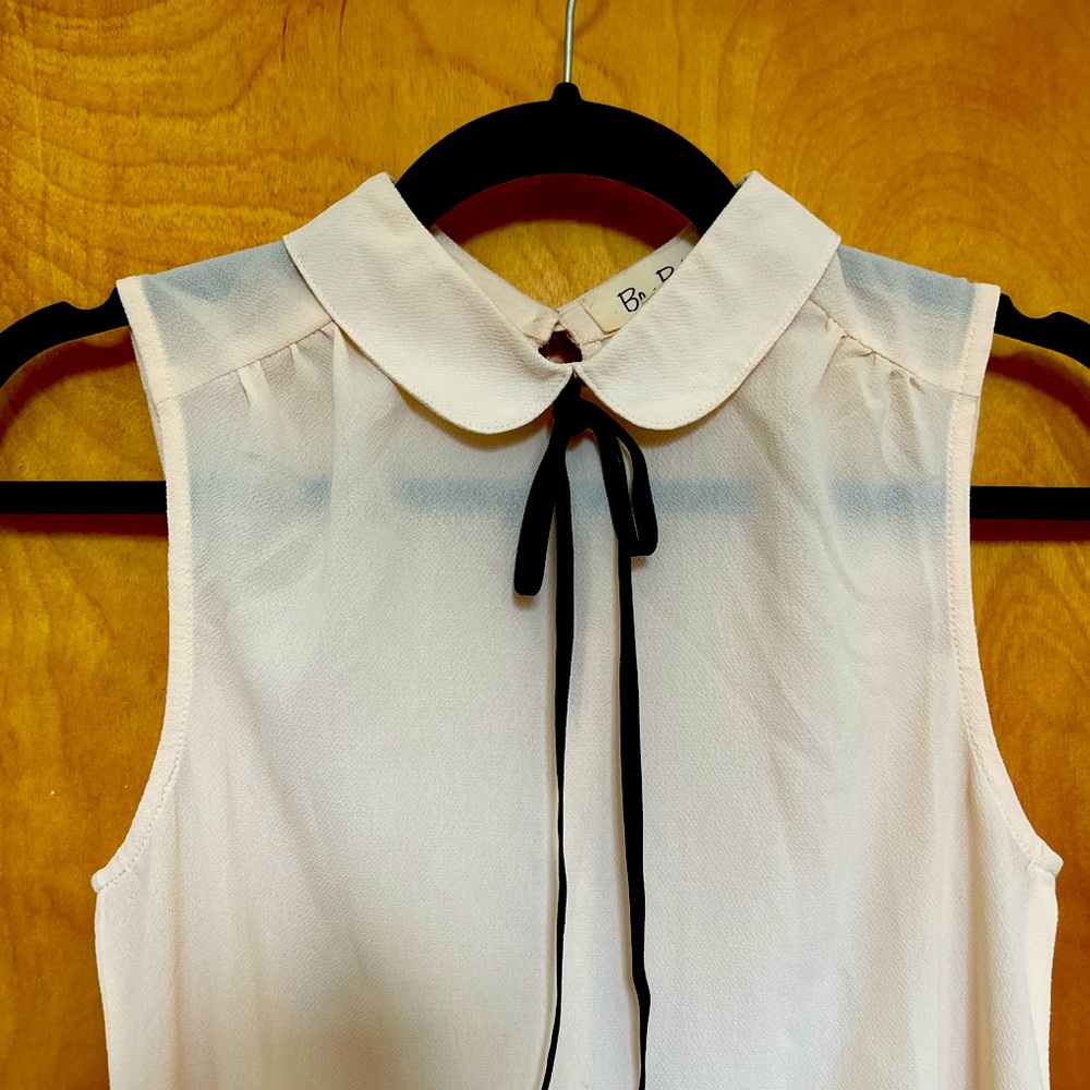 ModCloth Peter Pan collar bow style blouse XS